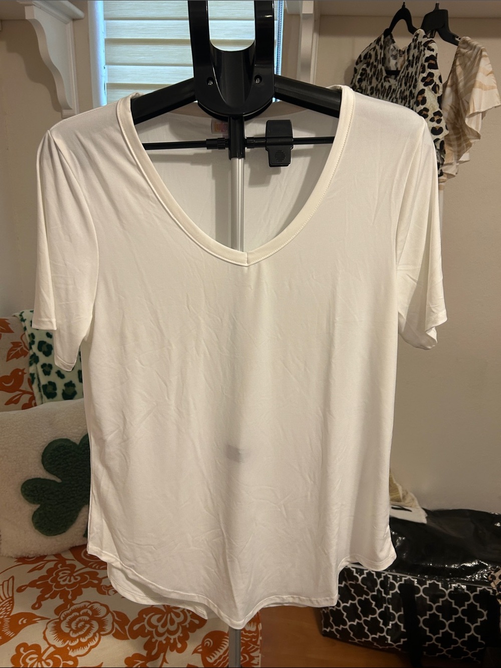 LuLaRoe Christy Off-White V-Neck Short Sleeve Tee - Classic Solid, slinky materi